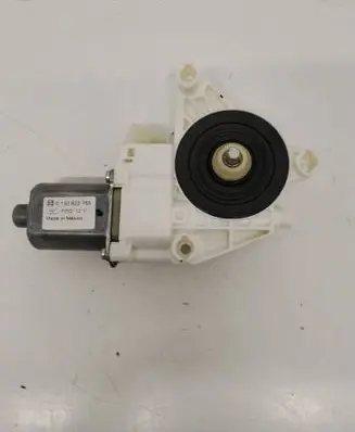 Mercedes-Benz GL X166 Front door window regulator motor A1669060301 937672101