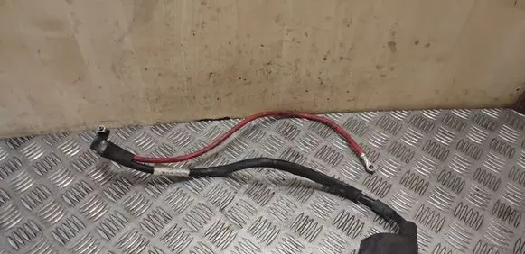 Positive cable (battery)