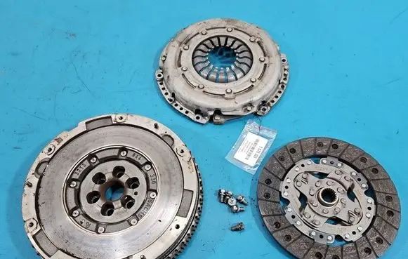 Dacia Duster III Dual mass flywheel 123102121R IMPRK1573323