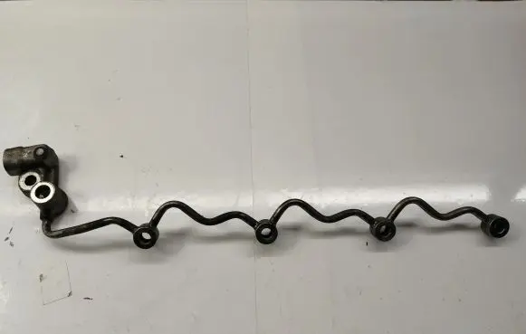 Toyota Avensis T270 Fuel return line/hose 237610R040