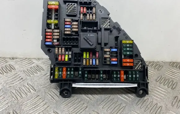 BMW 5 F10 F11 Fuse module 9264923