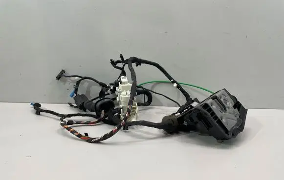 BMW 5 G30 G31 G38 Rear door lock 7477703