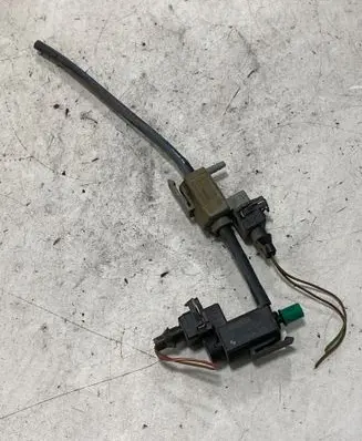 BMW 7 E65 E66 Turbo solenoid valve 70012300 02T009 7516375