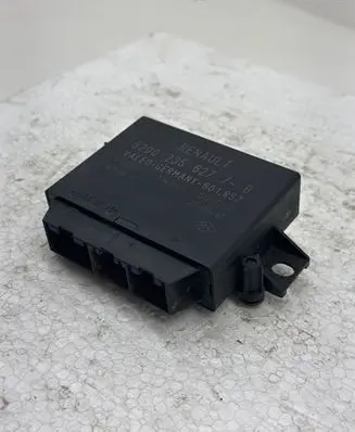 Renault Laguna III Parking PDC control unit/module 8200235627