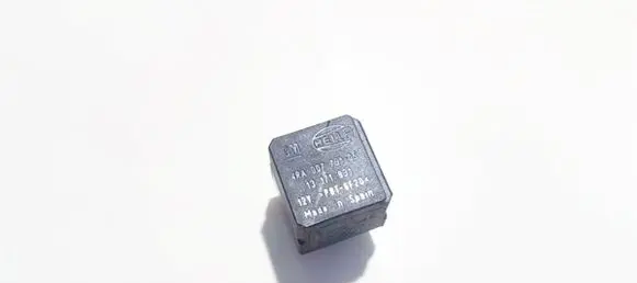 Renault Scenic I Other relay 13171831 4ra007791-05