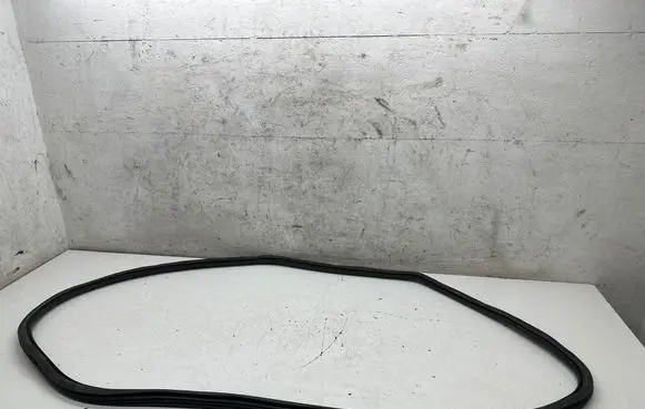 Porsche Macan (95B) Rear door rubber seal (on body) 95B858721