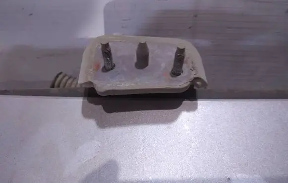 Tailgate/trunk/boot hinge