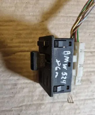 BMW 5 E28 Light switch 1362939 AMP927074