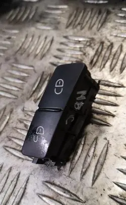 Mercedes-Benz C W204 Central locking switch button a2048706410
