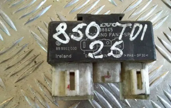 Volvo 850 Coolant fan relay 899962000
