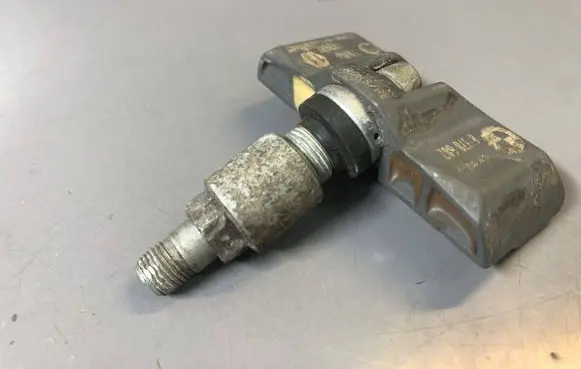 BMW 7 E65 E66 Tire pressure sensor 8378682