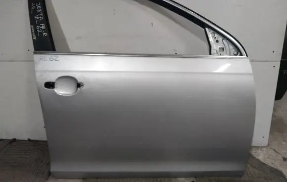 Volkswagen Jetta V Front door
