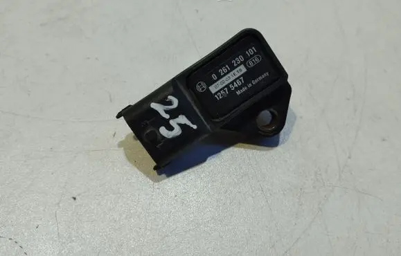 Opel Corsa D Air pressure sensor 0261230101 12575467
