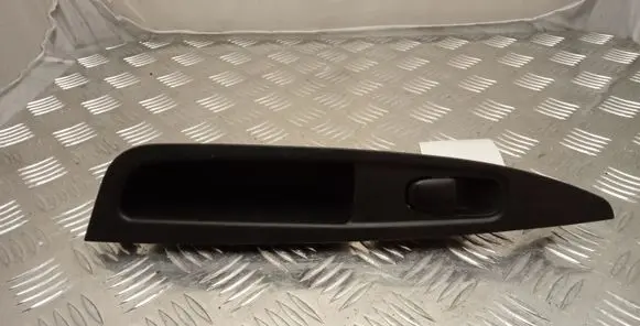 Nissan Qashqai Electric window control switch 829604EA0AX