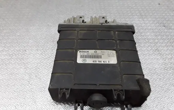 Volkswagen PASSAT B4 Engine control unit/module 0281001245 028906021R