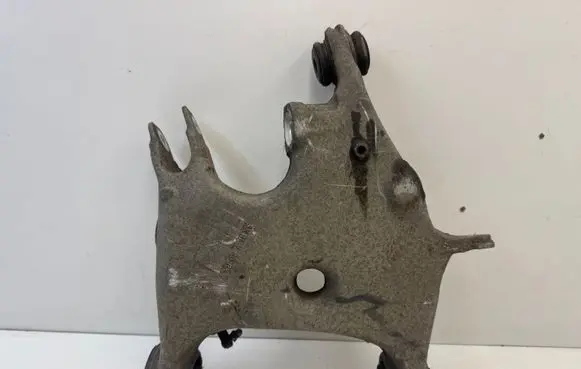 Rear upper control arm/wishbone