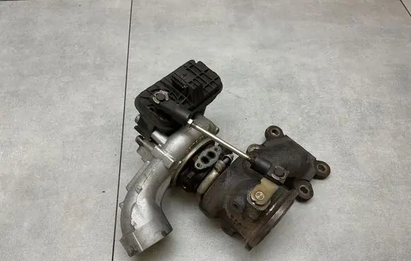 Audi A4 S4 B9 Turbo 04E145722H