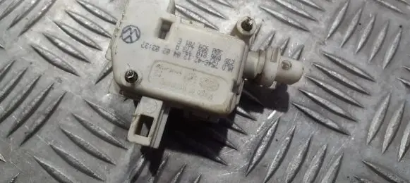 Volkswagen Polo Central locking motor 6q6810773a 3b0959781e