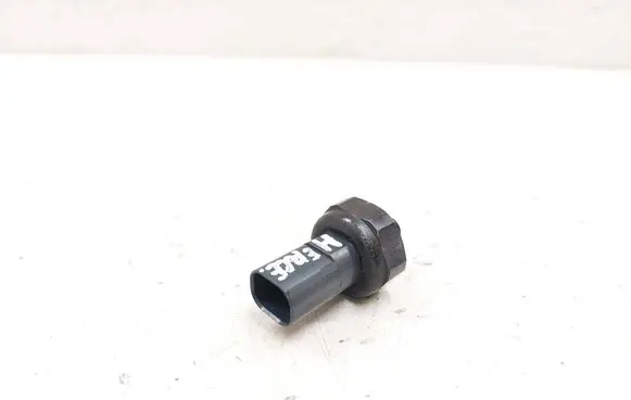 Mercedes-Benz R W251 Air conditioning (A/C) pressure sensor 0045429018 B8010