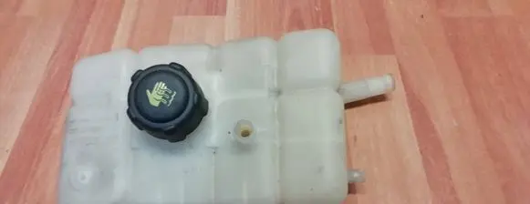 Renault Espace V (RFC) Fuel expansion tank 217101626R 217108467R 8200048024