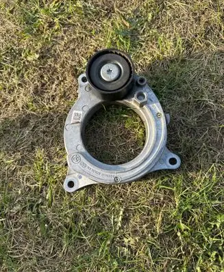 BMW 7 G11 G12 Generator/alternator belt tensioner