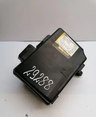 Peugeot 206 Fuse module 965061858000 9657043080