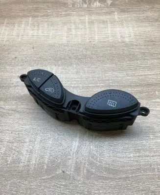 Ford Focus Air conditioning (A/C) switch 98AG19A945B