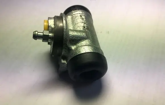 Renault 19 Rear brake cylinder 4582