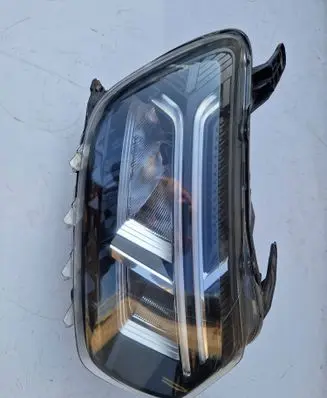 Dacia Duster II Headlight/headlamp 260109550R L868093
