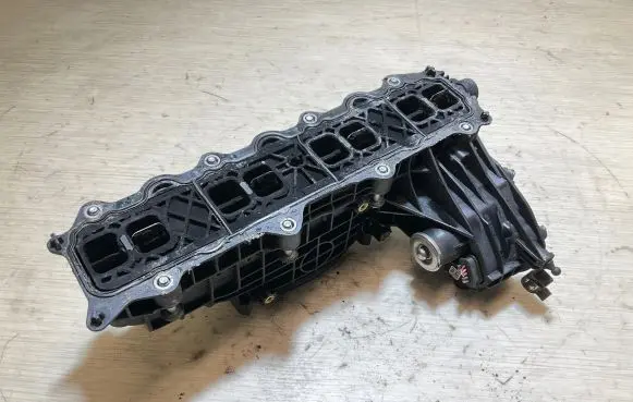 Mercedes-Benz Sprinter W906 Intake manifold A6510900037