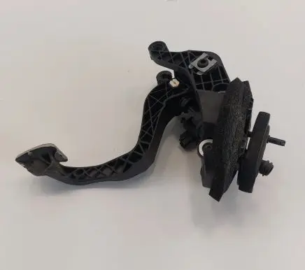 Ford Fiesta Clutch pedal AY1J7B633HE AY117B633H1E