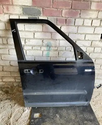 Land Rover Discovery 3 - LR3 Front door BDA780100 LR016462