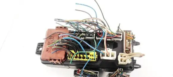 Mitsubishi Space Star Fuse box set MR318828