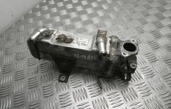 KIA Sorento EGR valve cooler 284162F710 VD19898 DEFEKTAS