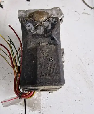 Mercedes-Benz E W124 ABS Pump 0265200043 5647201188