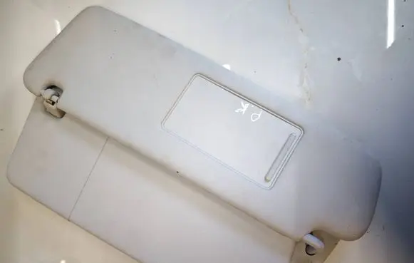 Volkswagen Touareg II Sun visor 7P0941828A 7P0941824A