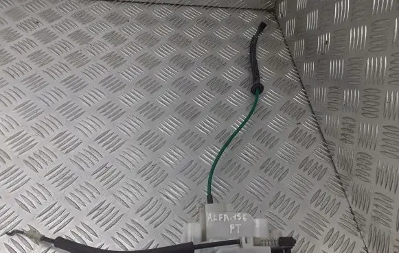 Alfa Romeo 147 Rear door lock