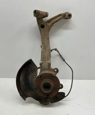 Skoda Superb B5 (3U) Front wheel hub spindle knuckle 8D0407257