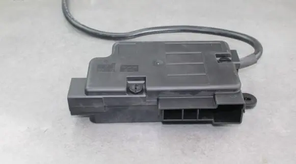 Volkswagen PASSAT CC Fuse module 3C0937548
