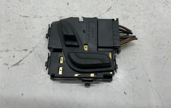 Mercedes-Benz E W212 Seat control switch A2048701958