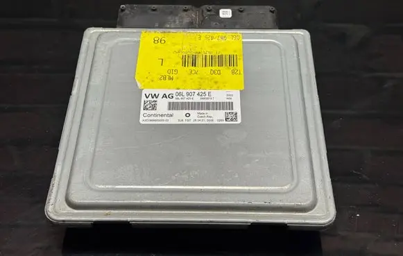 Audi S5 Engine control unit/module 3927406790 06L907425E