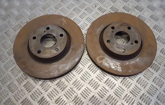 Toyota Avensis T270 Front brake disc