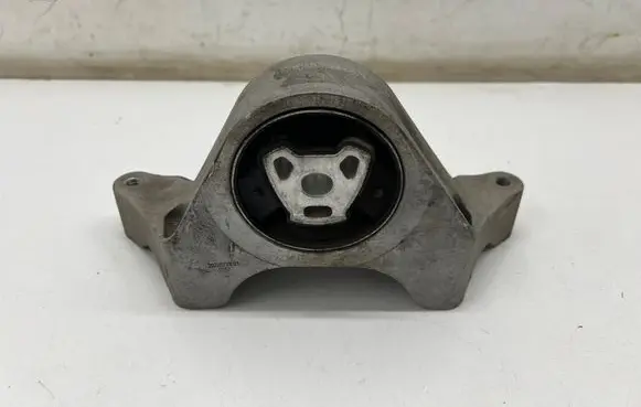 Engine mount bracket