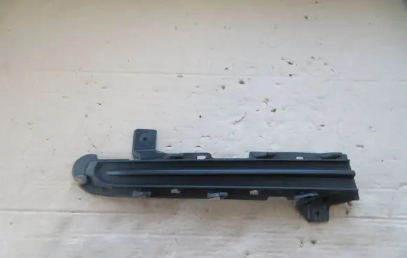 Volvo V40 Front bumper lower grill 31407761