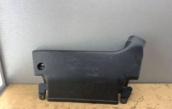 BMW 3 E46 Air intake duct part 7501988 13717501988