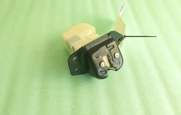 Nissan Juke I F15 Tailgate/trunk/boot lock/catch/latch 