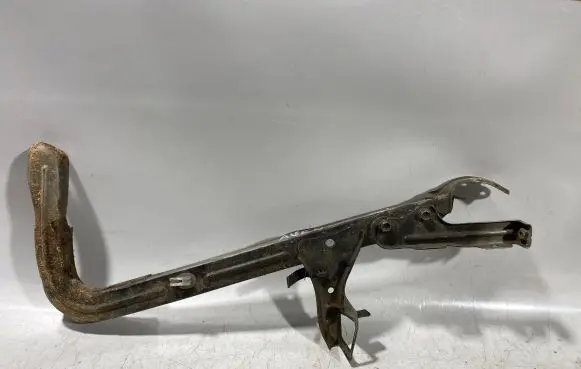 Top upper radiator support slam panel