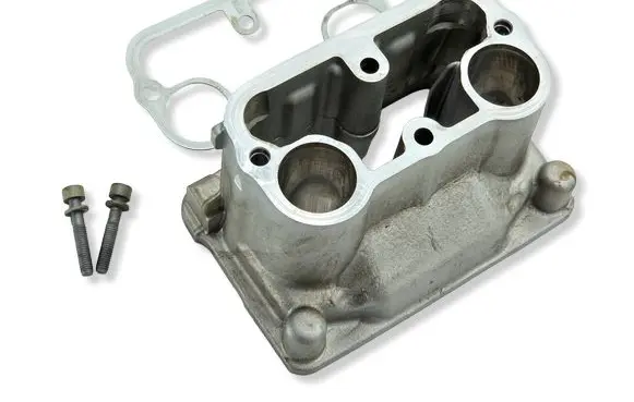 BMW M3 F80 Other cylinder head part 7605104 11127605104