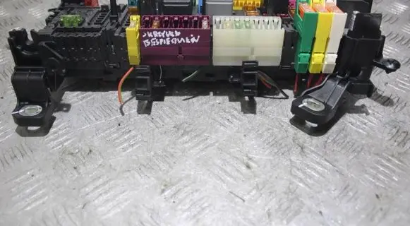 Mercedes-Benz CLA C117 X117 W117 Fuse module A2465400240