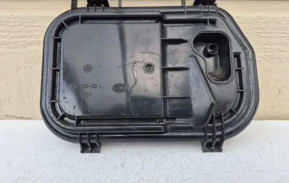 Audi A6 S6 C6 4F Headlight/headlamp dust cover 16016300